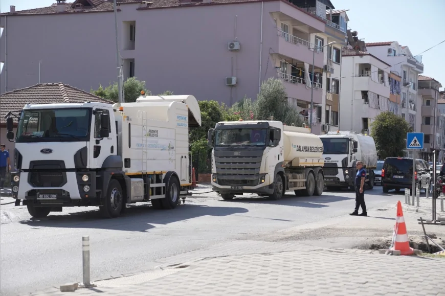 Dalaman’da çöp konteynerleri yıkanıp dezenfekte edildi, kötü koku ve sinek oluşumuna karşı önlem alındı