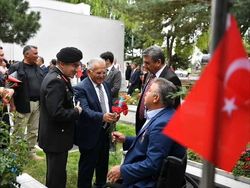 Kayseri Büyükşehir Belediye Başkanı Memduh Büyükkılıç: "Gazilerimizin fedakârlığı olmasa bugün burada olamazdık"