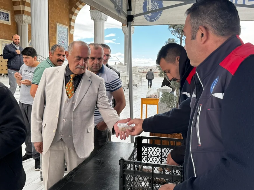 Çorum Belediyesi’nden Gaziler Günü’nde anlamlı etkinlik: Ebediyete irtihal eden gaziler için helva ikramı