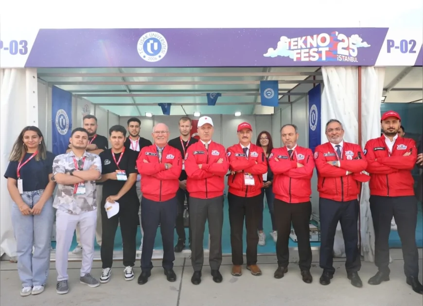 Uşak Üniversitesi TEKNOFEST 2025’te yapay zeka, biyoteknoloji ve VR projeleriyle yoğun ilgi gördü