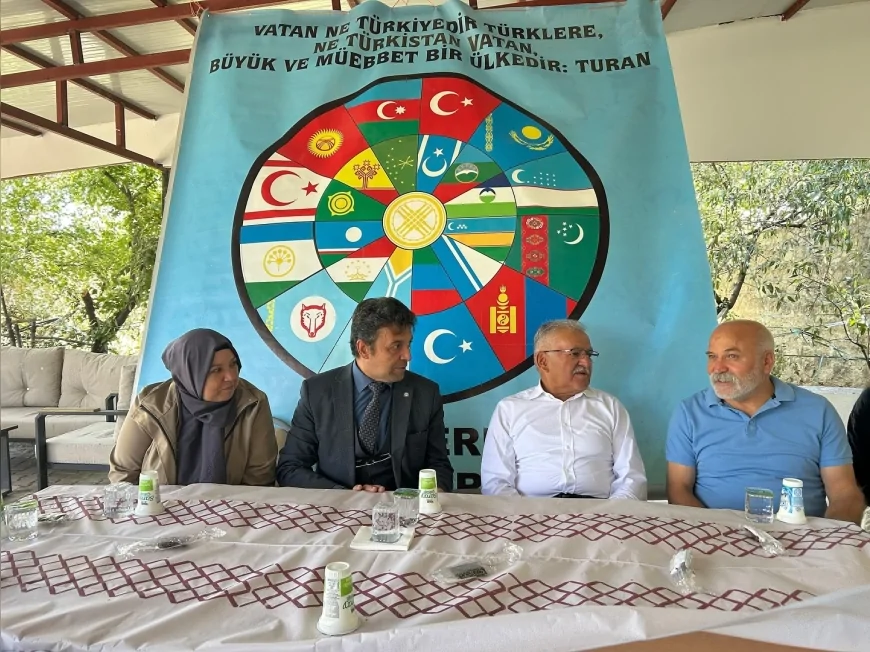 Kayseri Büyükşehir Belediye Başkanı Memduh Büyükkılıç Türk Dünyası gençleriyle Kayseri’de buluştu