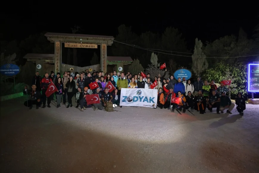 Eskişehir’de Avrupa Hareketlilik Haftası etkinliğinde 100 kişi gece yürüyüşüne katıldı