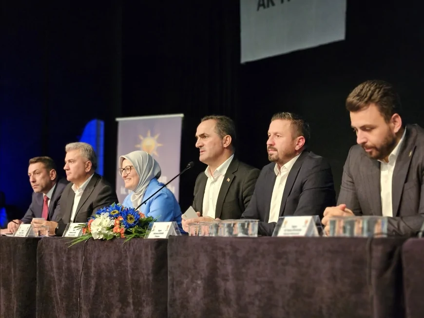 AK Parti Balıkesir İl Danışma Meclisi’nde teşkilat mesajları ve CHP’li belediyeye eleştiriler öne çıktı