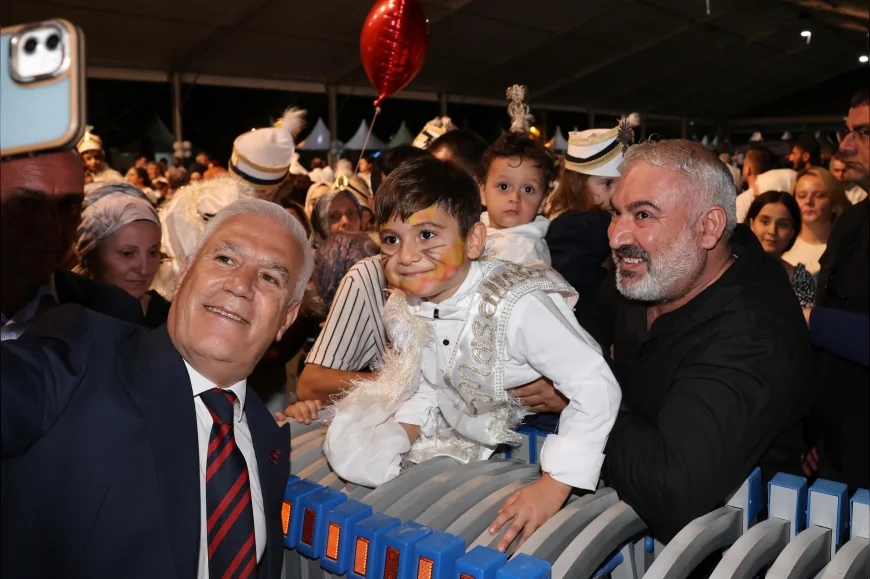 Bursa’da Büyükşehir’in 11’inci Geleneksel Sünnet Şöleni yüzlerce çocuğu ve ailelerini buluşturdu