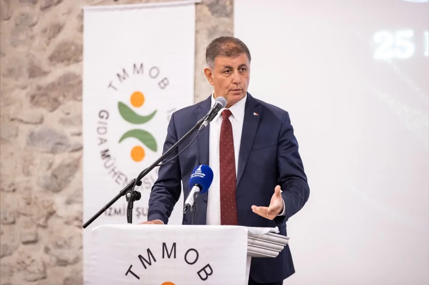 İzmir Büyükşehir Belediye Başkanı Cemil Tugay: "Doğru bilgiyle dayanışma içinde olursak güç kazanabiliriz"