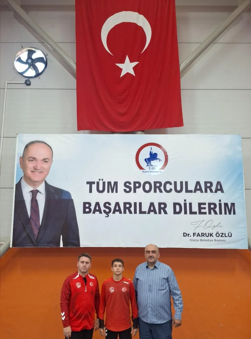 Düzceli güreşçiler Mert Halil İşler ve Özgür Çağlayan Balkan Şampiyonası’nda Türkiye için mindere çıkacak