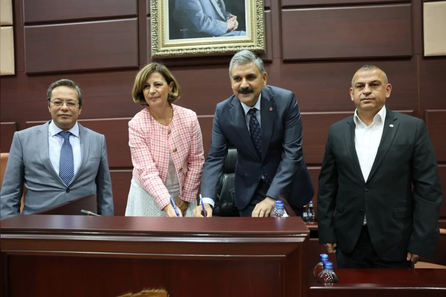 Eskişehir Büyükşehir Belediyesi ile Genel İş Sendikası arasında toplu iş sözleşmesi imzalandı