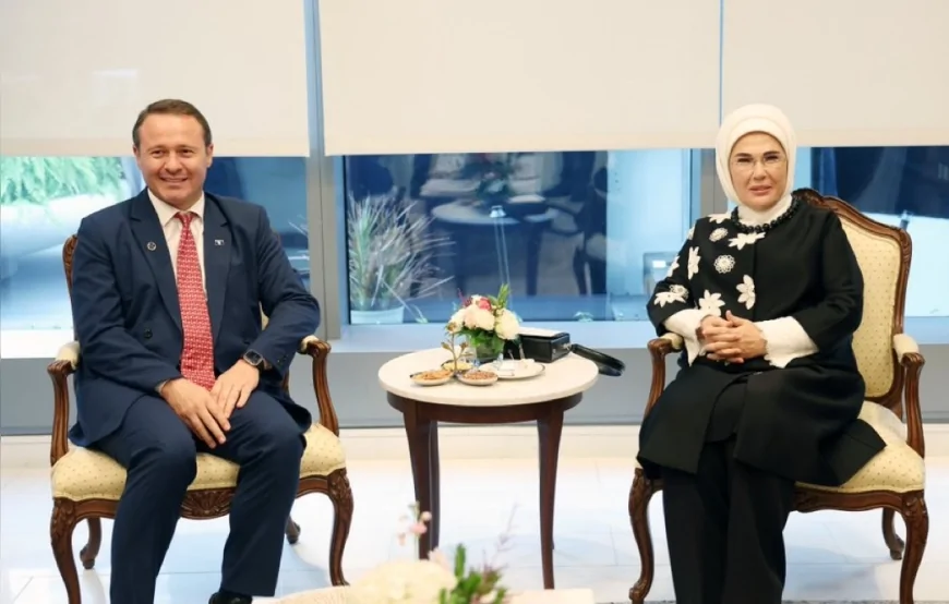 Emine Erdoğan, Kosova Cumhurbaşkanı Vjosa Osmani’nin eşi Prindon Sadriu ile Türkevi’nde görüştü