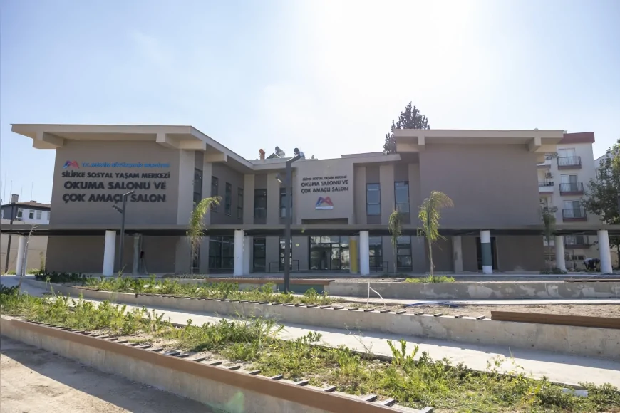 Mersin Büyükşehir Silifke’de 10 bin metrekarelik sosyal yaşam merkezinde sona yaklaştı