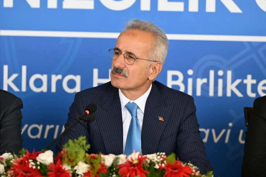 Ulaştırma ve Altyapı Bakanı Abdulkadir Uraloğlu: "Türk sahipli deniz ticaret filosu 53,1 milyon dedveyt kapasitesiyle dünya sıralamasında 10. sıraya yükseldi"
