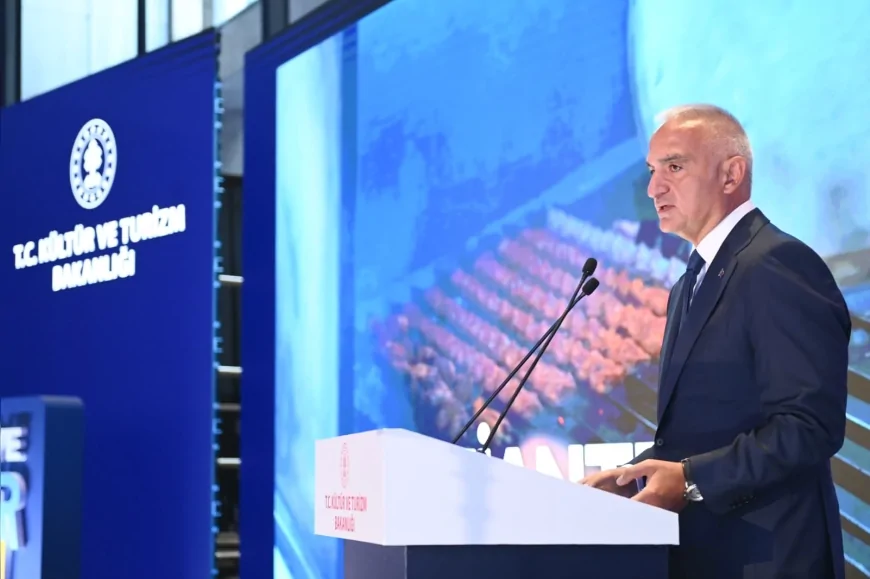 Mehmet Nuri Ersoy: "Kültür Yolu Festivali 2027’de 32 ilde düzenlenecek"