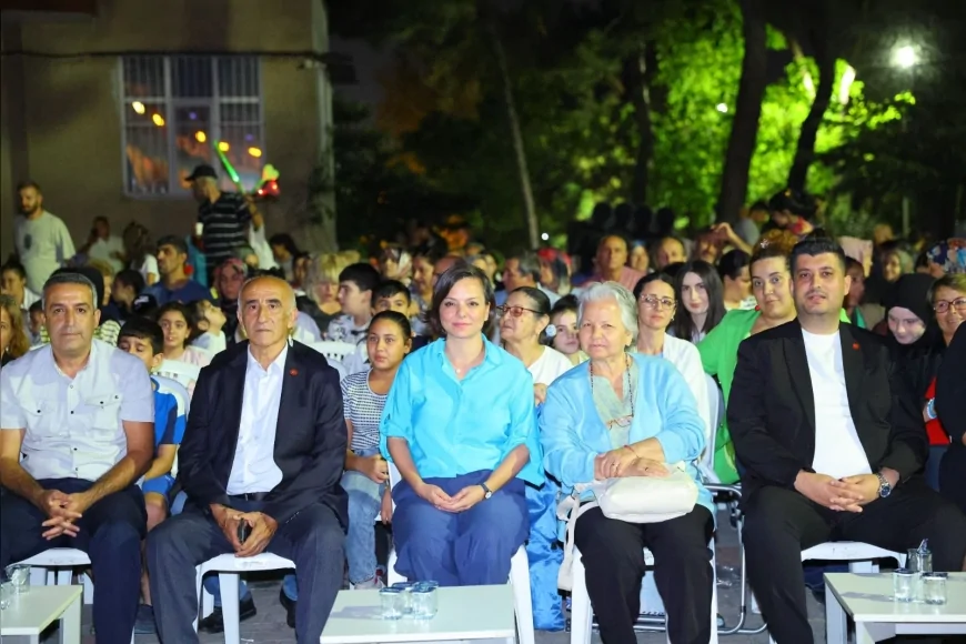 Karabağlar’da Neşet Ertaş için anma konseri düzenlendi, türkülerle yad edildi