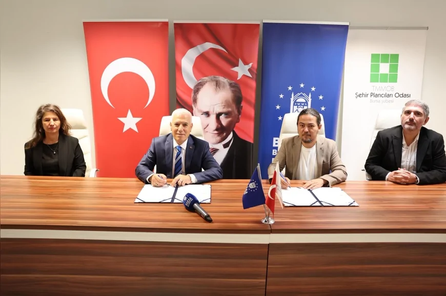 Bursa Büyükşehir Belediyesi ve Şehir Plancıları Odası şehircilik kolokyumu için protokol imzaladı