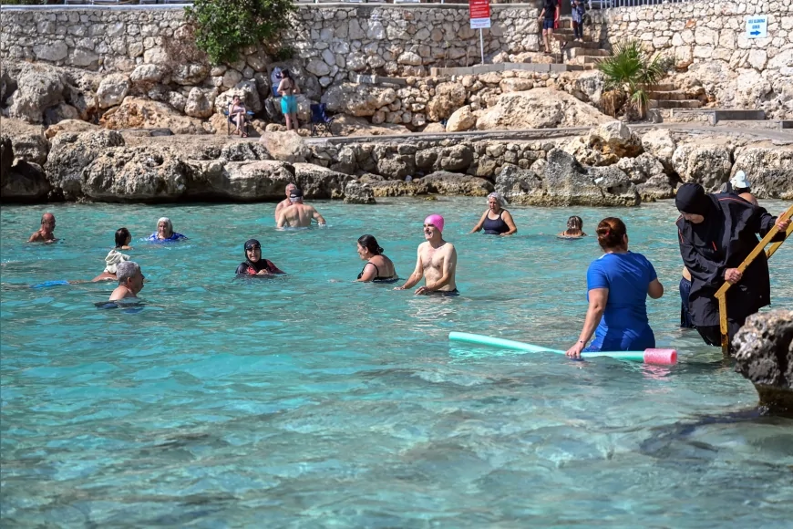 Mersin’de Emekli Evi üyeleri ikinci deniz buluşmasında Yapraklı Koy’da bir araya geldi