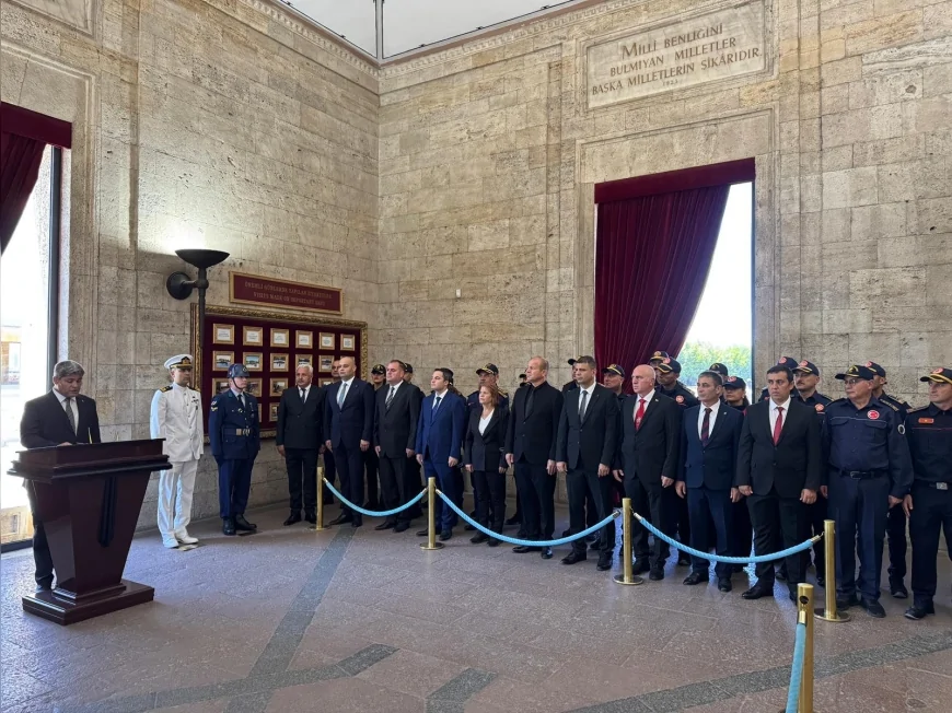 İtfaiye Haftası’nda 11 Büyükşehir Belediyesi İtfaiyecileri Anıtkabir’de Ata’nın Huzuruna Çıktı