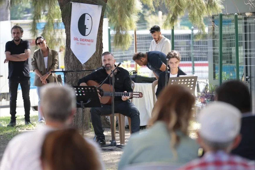 Konak’ta Dil Devrimi’nin 93. yılı kutlamasında Türkçeye sahip çıkma vurgusu