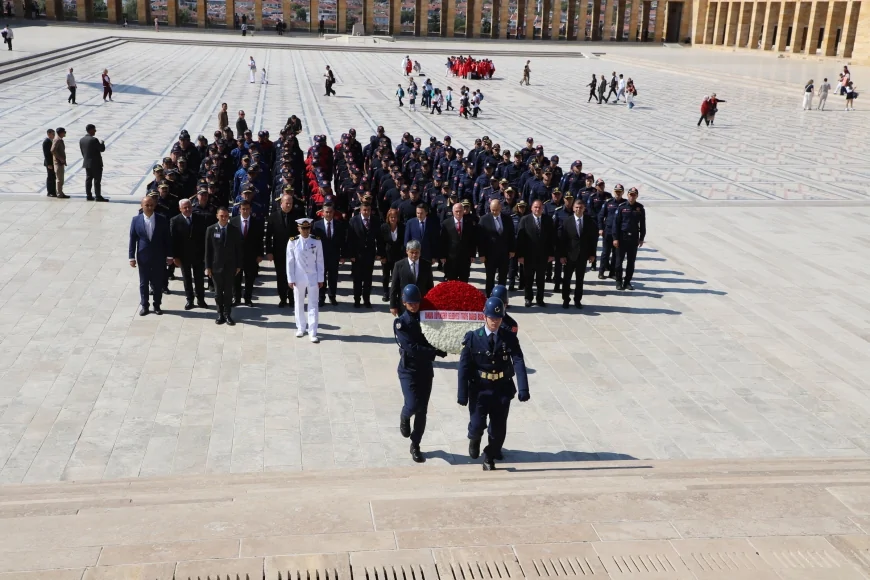 Türkiye’nin dört bir yanından 150 itfaiyeci İtfaiye Haftası kapsamında Anıtkabir’de buluştu