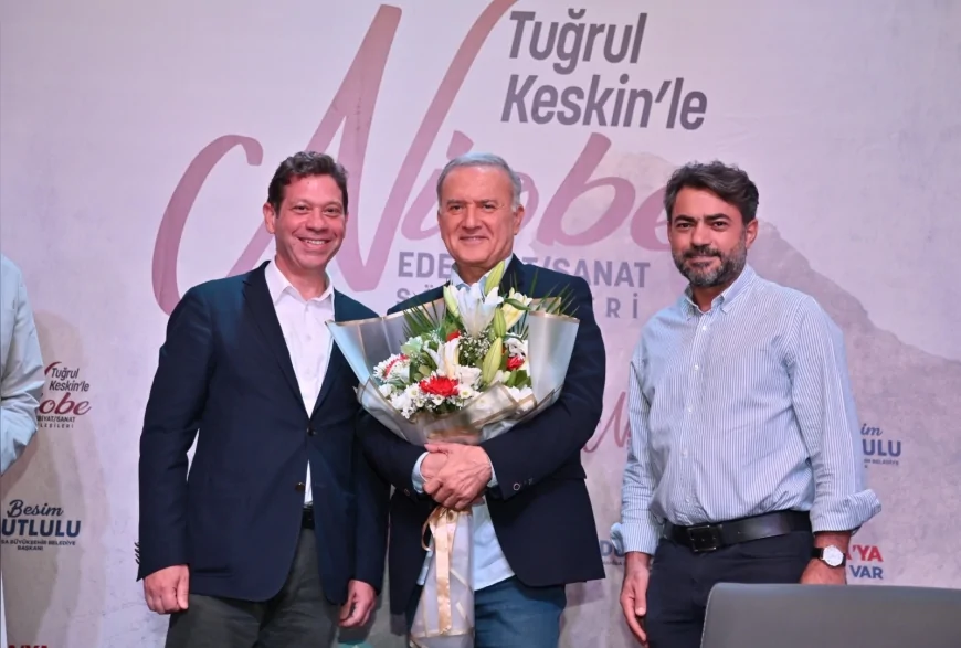 Murathan Mungan Manisa’daki söyleşisinde: "Kadın sorununu çözemeyen toplum gelişemez"