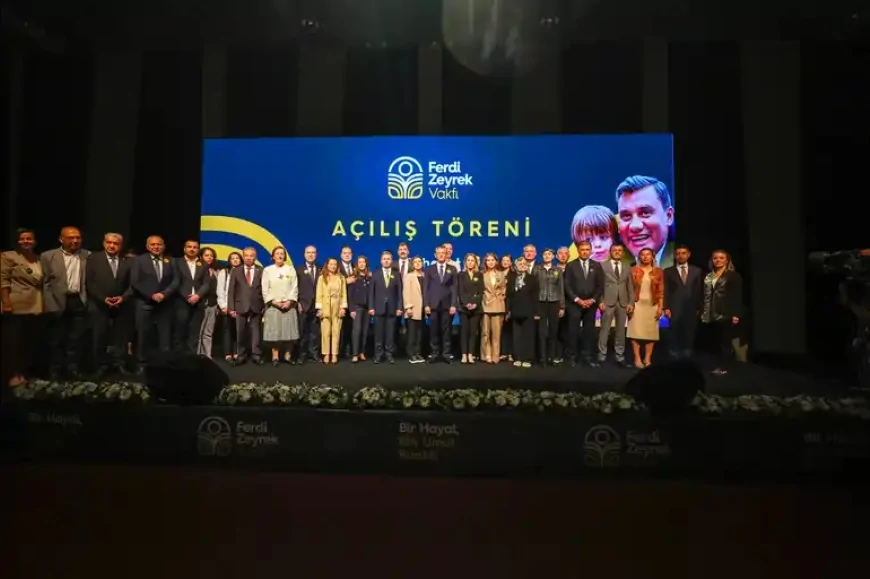 CHP Genel Başkanı Özgür Özel: "Ferdi Zeyrek Vakfı’na sahip çıkmak Manisa’ya ve yoksul çocuklara sahip çıkmaktır"
