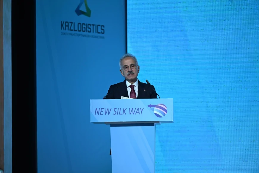 Ulaştırma ve Altyapı Bakanı Abdulkadir Uraloğlu: "İstanbul Kuzey Demiryolu Geçişi Projesi için bu yıl ihale ilanına çıkmayı hedefliyoruz"