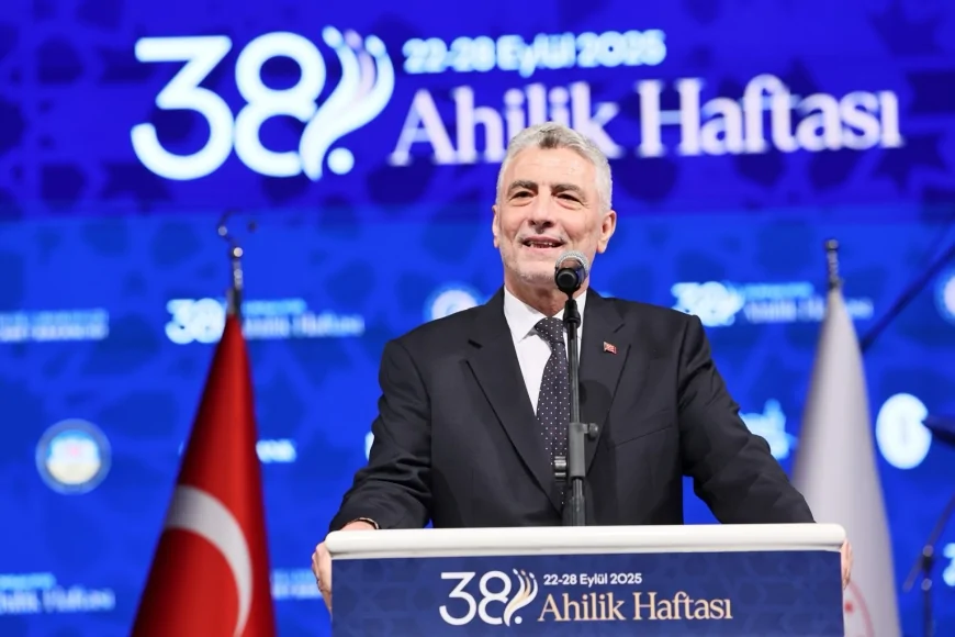 Ticaret Bakanı Ömer Bolat: "Ağustos ayında dış ticaret açığı yüzde 15,8 azalarak 4,2 milyar dolara düştü"