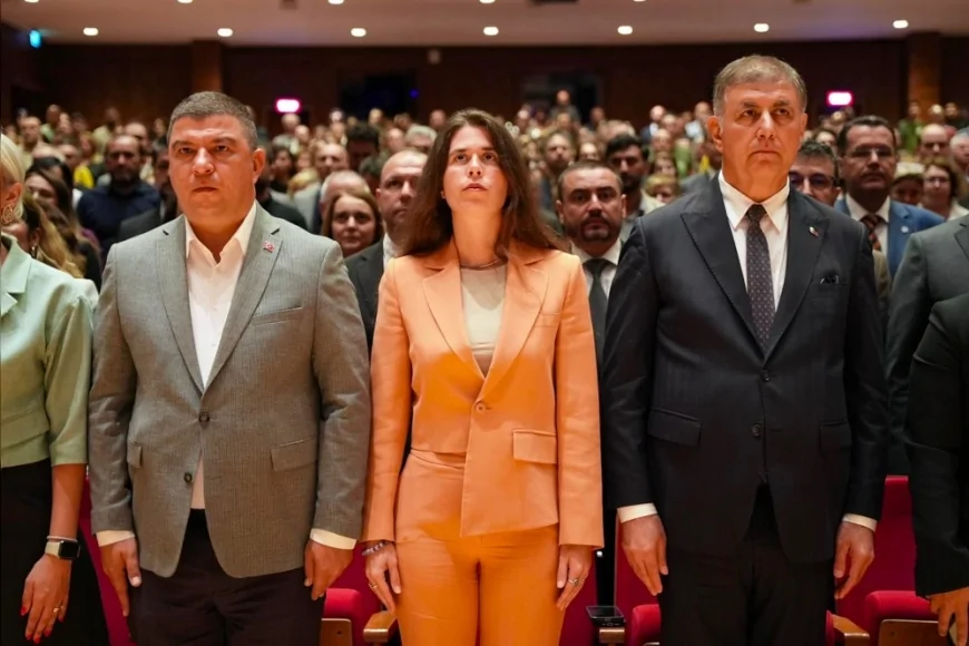 Çeşme Belediye Başkanı Lâl Denizli: "Sürdürülebilirlik teknik terimlere indirgenmemeli, günlük yaşama dokunmalı"
