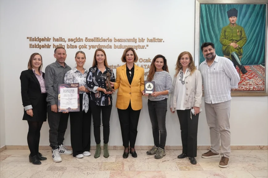 Eskişehir Şehir Tiyatroları, Sırbistan’daki uluslararası çocuk tiyatrosu festivalinden ödülle döndü
