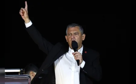 Özgür Özel: "Geçen seneden bu yana partim darbe dönemlerini aratmayacak saldırılar altında"