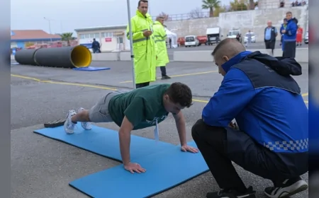 İzmir’de zabıta memuru alımı için zorlu parkur ve sözlü sınavda 250 aday ter döküyor