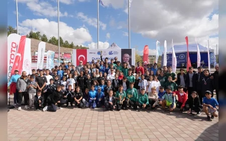 Eskişehir’de düzenlenen Durgunsu Kano Olimpik Umutlar Yarışları büyük heyecana sahne oldu