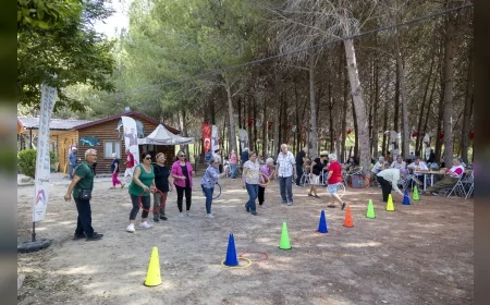 Mersin Büyükşehir Belediyesi’nden Dünya Yaşlılar Günü’ne özel kutlamalar, emekliler ve Alzheimer merkezi sakinleri etkinliklerle bir araya geldi