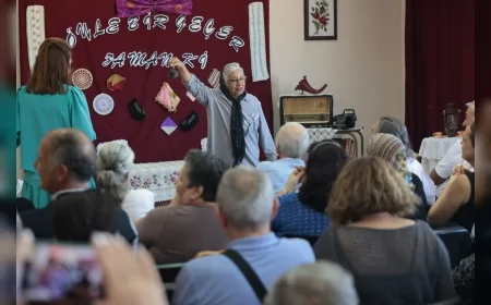 Konak’ta Dünya Yaşlılar Günü özel etkinliklerle kutlandı, nostalji dolu anlar yaşandı