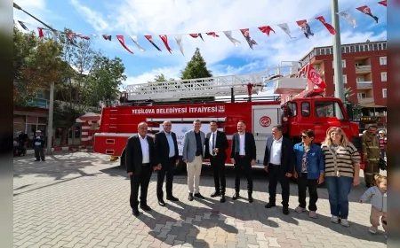 Burdur Belediyesi’nden Yeşilova’ya dayanışma örneği: İtfaiye aracı hibe edildi