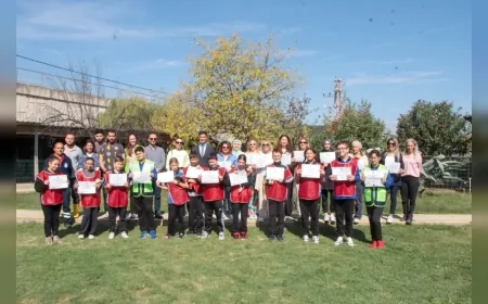 Yalova’da ortaokul öğrencilerine sokak hayvanları için yürüttükleri proje sonrası “Hayvan Gönüllü Sertifikası” verildi