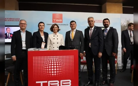 Eskişehir Büyükşehir Belediye Başkanı Ayşe Ünlüce: "Küresel sorunların çözümü yerelden yükselen ortak akıl ve dayanışma ile mümkün"