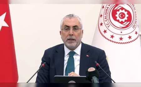 Çalışma Bakanı Vedat Işıkhan: "Kamu Personeli Yönetiminde Sosyal Diyalog ve Yeni Düzenlemeler Masada"