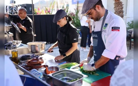 Ege’nin İki Yakası Marmaris Deniz Ürünleri Festivali’nde Lezzet ve Müzik Etrafında Buluştu