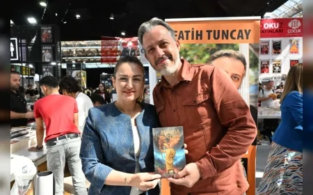 Antalya Kitap Fuarı’nda ikinci gün yoğun ilgi: Yazarlar ve okurlar buluştu