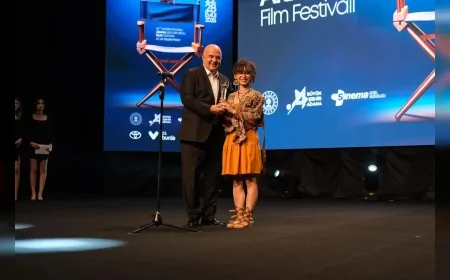 İnegöllü genç sinemacı Tuğçe Sönmez, Altın Koza Film Festivalinde “En İyi Canlandırma Film” ödülünü kazandı
