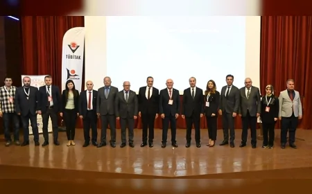 Rektör Prof. Dr. Ekrem Savaş: “Matematik Sizi Başarıya Götürür, Medeniyete Taşır”