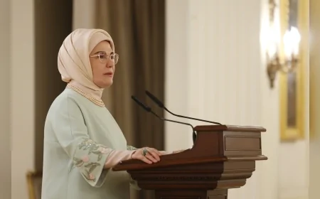 Emine Erdoğan: “Gazze’de aşılmadık tek bir ahlaki, hukuki, insani ve etik kırmızı çizgi kalmadı”