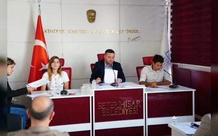 Seferihisar’da Karakayalar Mahalle Oldu: Yeni Mahalleye Necat Hepkon’un Adı Verildi