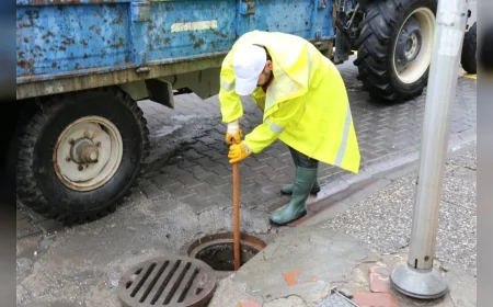 Edremit’te sağanak yağış alarmı: Belediye ekipleri 7/24 sahada önlem alıyor