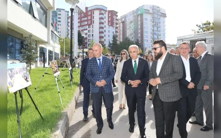 Yüksek İhtisas Üniversitesi’nde “Gazze ile Dayanışma Haftası” kapsamında seminerler, sergiler ve bağış kampanyalarıyla farkındalık oluşturuldu