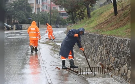 Yalova’da Sağanak Yağış Alarmı: Belediye Ekipleri Gece Boyu Taşkın Riskine Karşı Sahada