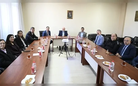 Rektör Prof. Dr. Ekrem Savaş: "İki Gününüzü Birbirine Eş Geçirmeyin, Hedefinizi Genç Yaşta Belirleyin"