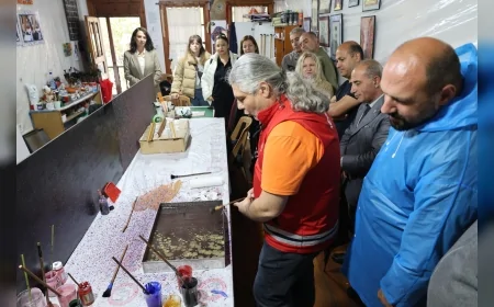 Erasmus+ SMART Projesi Ortakları Menteşe’de Buluştu: Katılımcılar Geleneksel Ebru Sanatını Deneyimledi