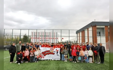 Eskişehir'de Kız Çocukları Eskişehirspor’la Bir Araya Gelerek Hayallerine Renk Kattı