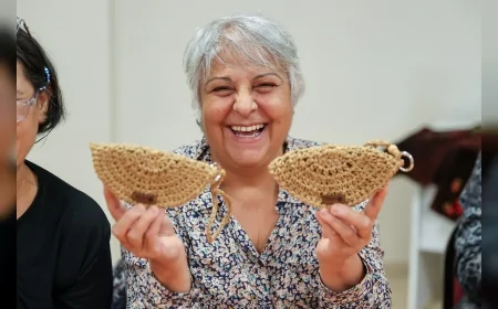 Buca’da kadın emeğini görünür kılan iş birliği: El işi gözlük kılıfları yoğun ilgi gördü