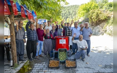 Mersin Büyükşehir’den üreticiye büyük kolaylık: Ceviz soyma makinesiyle saatler süren iş bir saatte bitiyor
